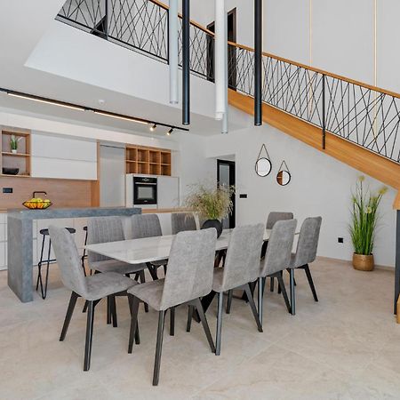 Beautiful Home In Omis With Kitchen Exterior photo