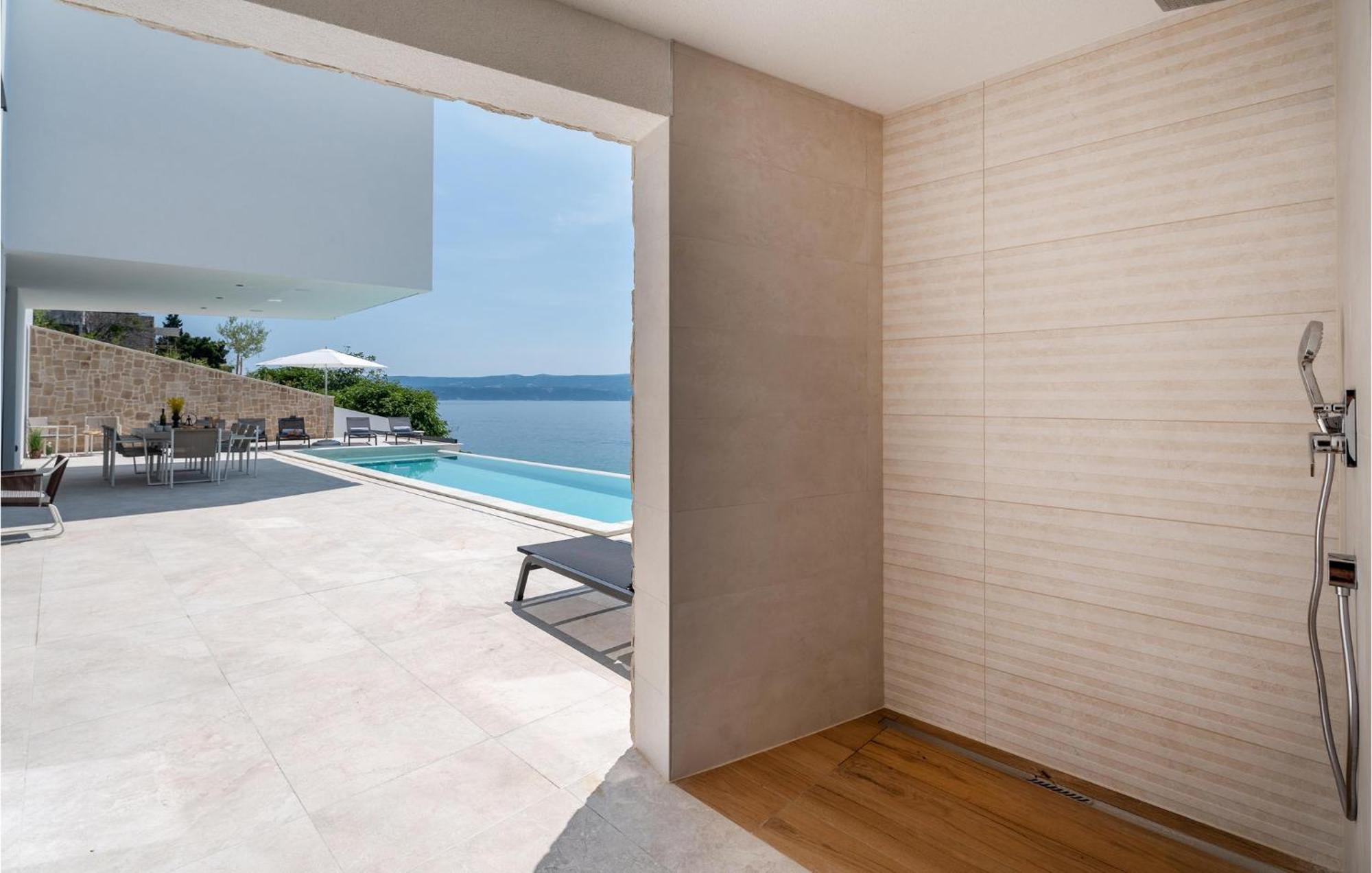 Beautiful Home In Omis With Kitchen Exterior photo