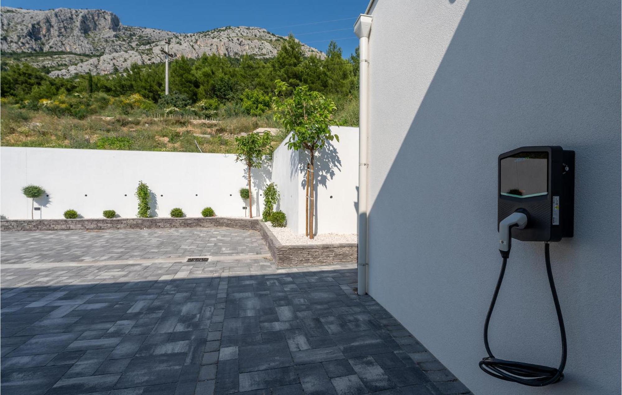 Beautiful Home In Omis With Kitchen Exterior photo
